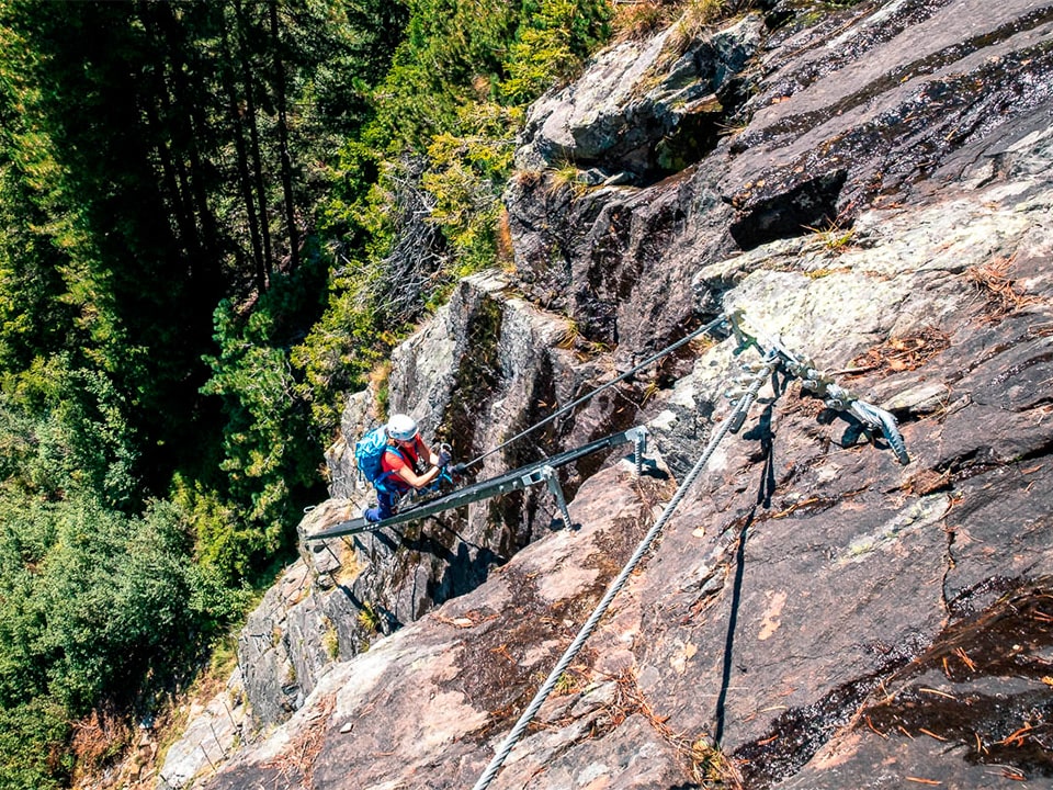 Co to jest ferrata? - BLOG - Via ferrata Avventura - DOLOMITY NA FERRATACH - PRZEWODNIK