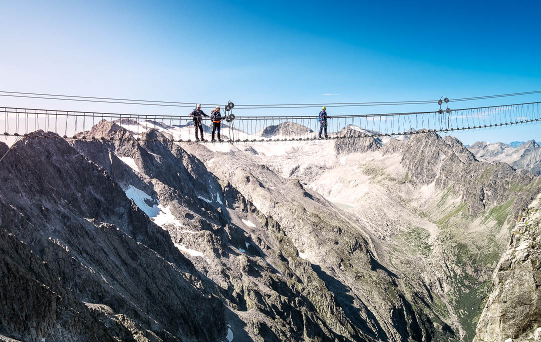 DOLOMITY NA FERRATACH - PRZEWODNIK - GRUPPO DI BRENTA - Sentiero dei Fiori - Passo Tonale